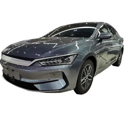 سعر جيد 400 كم 500 كم 600 كم BYD QIN PLUS الأزرق والأبيض كامل التجميل 5 مقعد سيدان سيارة كهربائية 150 كم السرعة الطاقة السيارات 2023 أفضل بيع الانترنت